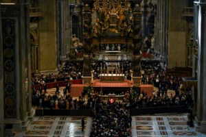 Πάπας Φραγκίσκος: Ολοκληρώθηκε η προσέλευση των πιστών στη Βασιλική του Αγίου Πέτρου- Πάνω από 250.000 πιστοί προσκύνησαν