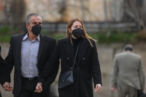 Νέα σοκαριστική καταγγελία νεαρής ηθοποιού: Πασίγνωστος Έλληνας σκηνοθέτης με βίασε μέσα στο αμάξι του - εικόνα 2