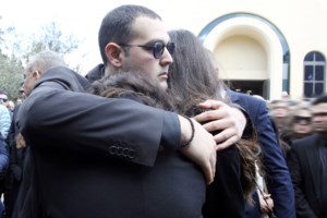 Αλέξης Κούγιας - Ξέσπασε στο μνημόσυνο ο γιος του: "Ότι ασχολείστε με unfollow είναι το βασικό πρόβλημα αυτής της χώρας" - εικόνα 4